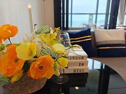 Edge Central Pattaya by Mickey