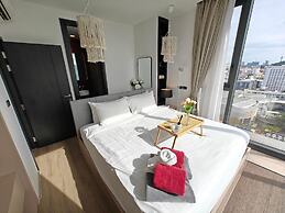 Edge Central Pattaya by Mickey