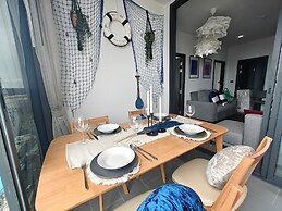 Edge Central Pattaya by Mickey