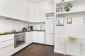 17th Floor Gdansk Apartment by Renters