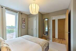 The Enfield Sanctuary - Modern 1bdr Flat With Balcony