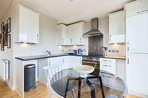 The Enfield Sanctuary - Modern 1bdr Flat With Balcony