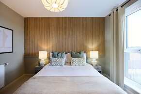 The Enfield Sanctuary - Modern 1bdr Flat With Balcony