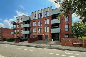 The Enfield Sanctuary - Modern 1bdr Flat With Balcony