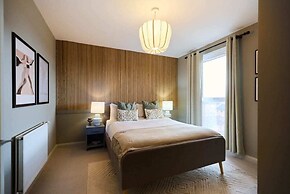 The Enfield Sanctuary - Modern 1bdr Flat With Balcony