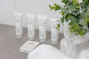 Cozy Apartment With Parking by Renters