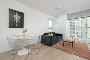 Cozy Apartment With Parking by Renters