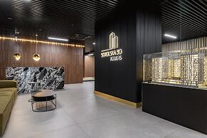 Cozy Apartment With Parking by Renters