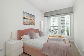 Cozy Apartment With Parking by Renters