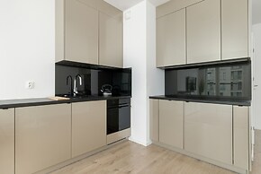 Cozy Apartment With Parking by Renters