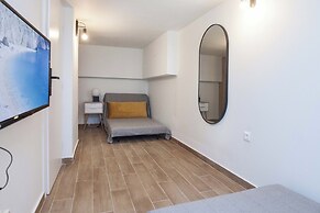 Cozy 1 Bd Basement Apt in Pagrati