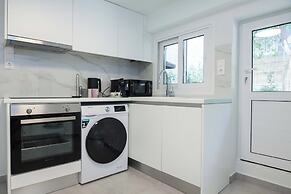 Cozy 1 Bd Basement Apt in Pagrati