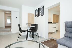 Cozy 1 Bd Basement Apt in Pagrati