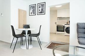 Cozy 1 Bd Basement Apt in Pagrati