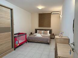 Superior Onebedroom Apartment