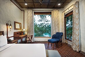 Amritara Olive Trotter