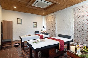 Amritara Olive Trotter