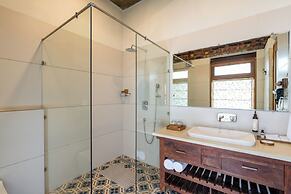 Amritara Olive Trotter