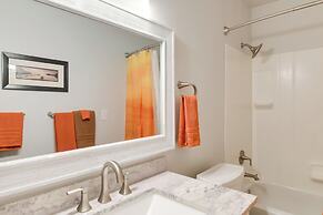 Shared Yard + Fire Pit: Airy Anchorage Apt!