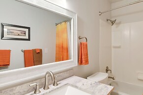 6 Mi to Dtwn: Bright & Airy Anchorage Getaway!