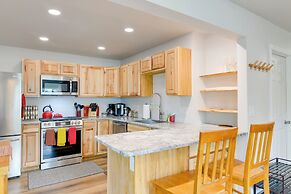 Shared Yard + Fire Pit: Airy Anchorage Apt!