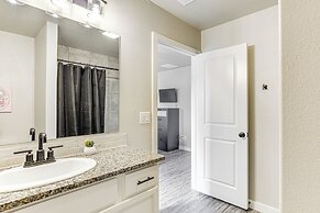 'urbana Cabana:' Modern Home 8 Mi to Texas Tech!