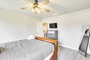 'urbana Cabana:' Modern Home 8 Mi to Texas Tech!