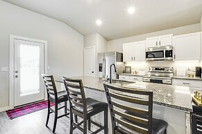'urbana Cabana:' Modern Home 8 Mi to Texas Tech!