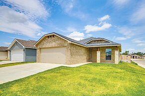 'urbana Cabana:' Modern Home 8 Mi to Texas Tech!