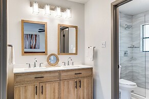 Modern Georgetown Home < 2 Mi to Blue Hole Park!