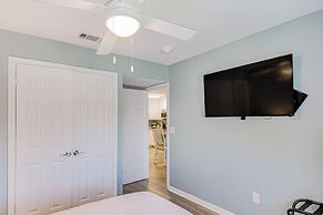 'escape to Sea-ality' Gulf Shores Beach Condo!