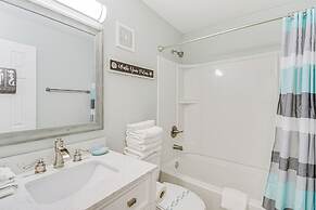 'escape to Sea-ality' Gulf Shores Beach Condo!