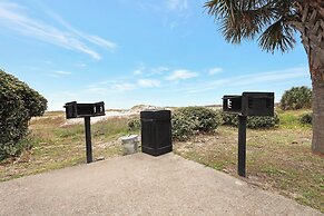 'escape to Sea-ality' Gulf Shores Beach Condo!