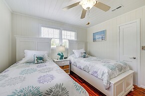 Walk to Ocean: Pearl Cottage in Atlantic Beach