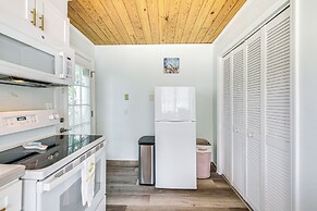 Walk to Ocean: Pearl Cottage in Atlantic Beach