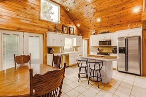 Greers Ferry Home w/ Fire Pit Near Shiloh Marina!