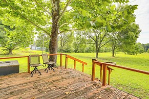 Greers Ferry Home w/ Fire Pit Near Shiloh Marina!