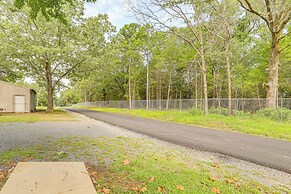 Greers Ferry Home w/ Fire Pit Near Shiloh Marina!