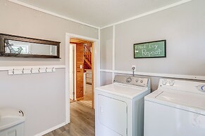 Greers Ferry Home w/ Fire Pit Near Shiloh Marina!