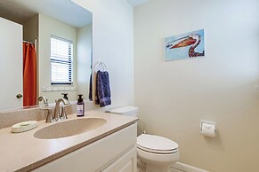 Bright Englewood Gem: Rooftop Patio, Walk to Beach
