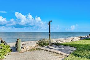 Bright Englewood Gem: Rooftop Patio, Walk to Beach