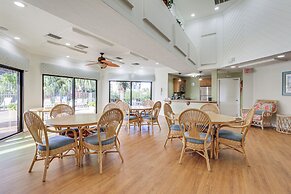 Bright Englewood Gem: Rooftop Patio, Walk to Beach