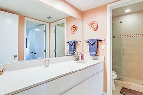 Bright Englewood Gem: Rooftop Patio, Walk to Beach