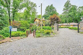 'chateau on Compass Creek' Hayesville Apartment!