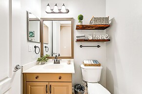 Golf & Hike: Lehigh Acres Home w/ Pool & Lanai