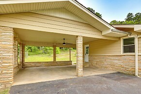 Mt Ida Home w/ Patio: 11 Mi to Lake Ouachita!