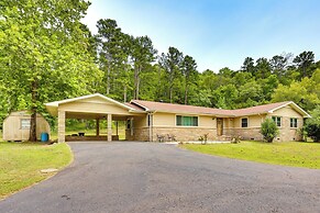 Mt Ida Home w/ Patio: 11 Mi to Lake Ouachita!