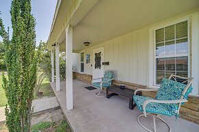 Eufaula Getaway w/ Patio, Walk to Beach + Marina!