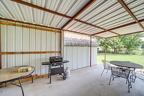 Eufaula Getaway w/ Patio, Walk to Beach + Marina!