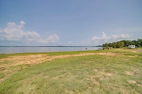 Eufaula Getaway w/ Patio, Walk to Beach + Marina!